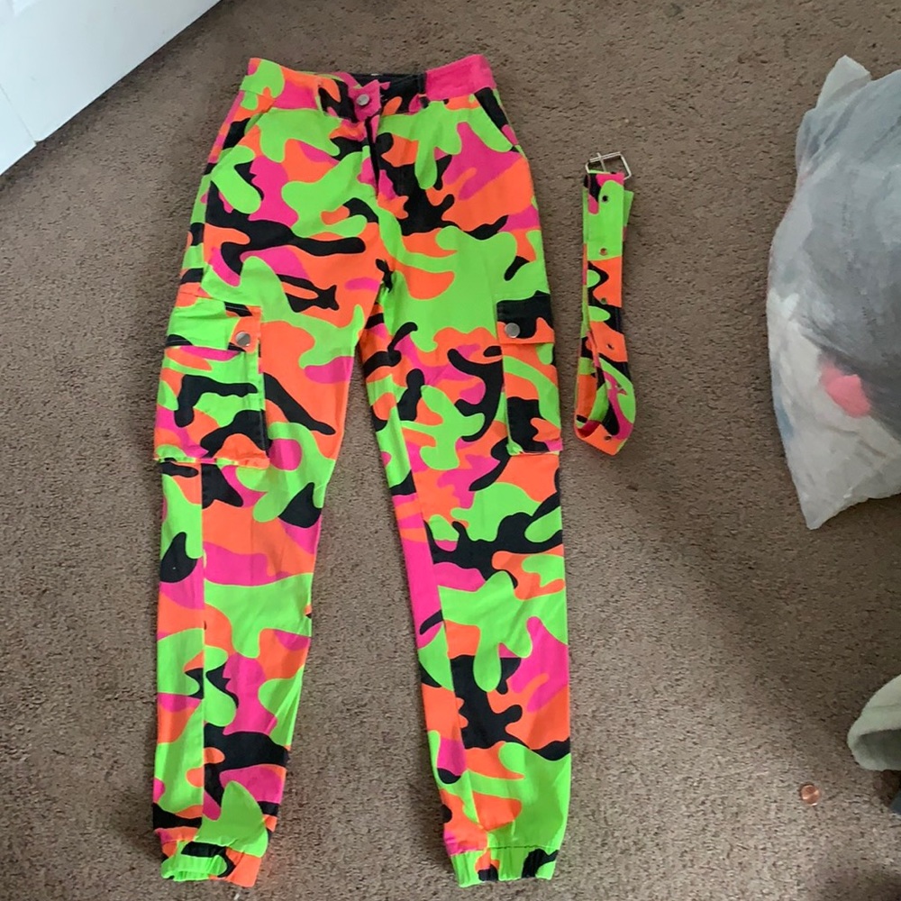 neon camo cago pants🍄🪴